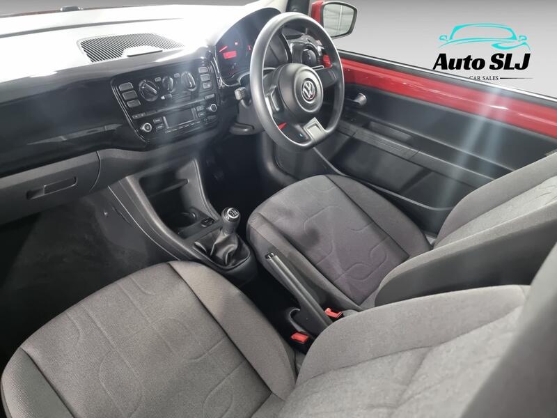 VOLKSWAGEN UP