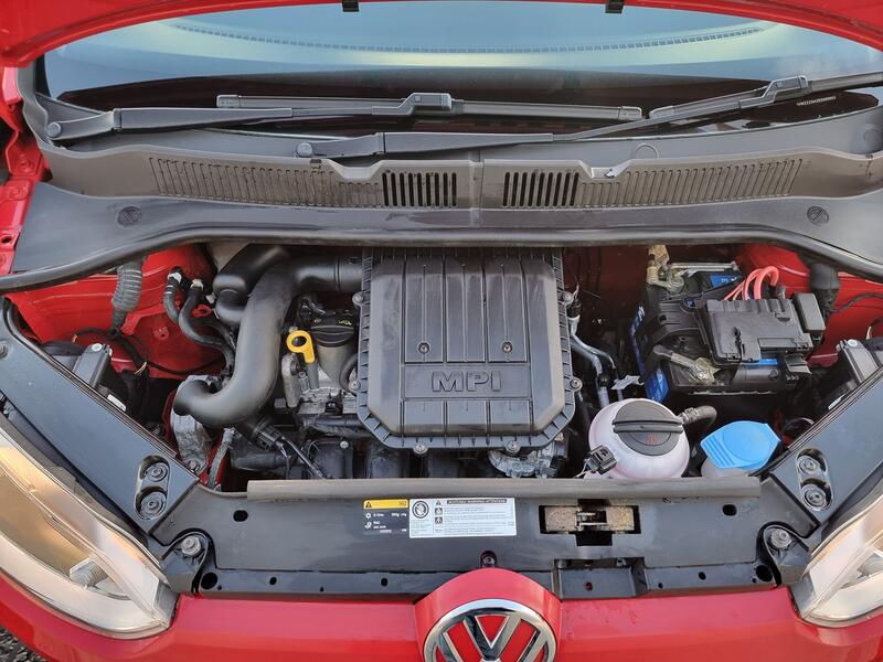 VOLKSWAGEN UP
