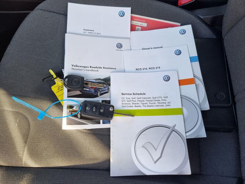 VOLKSWAGEN UP