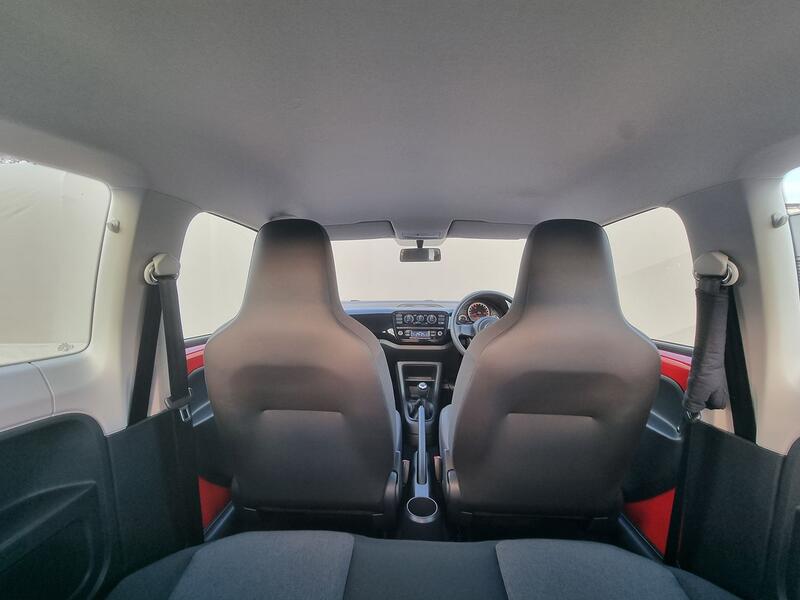 VOLKSWAGEN UP