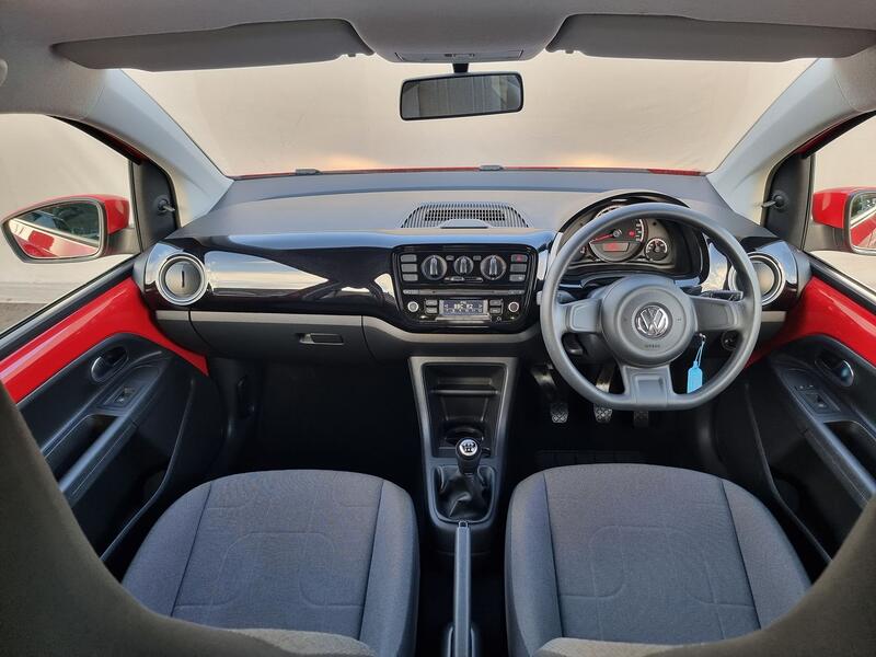 VOLKSWAGEN UP