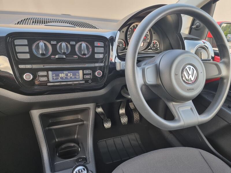 VOLKSWAGEN UP