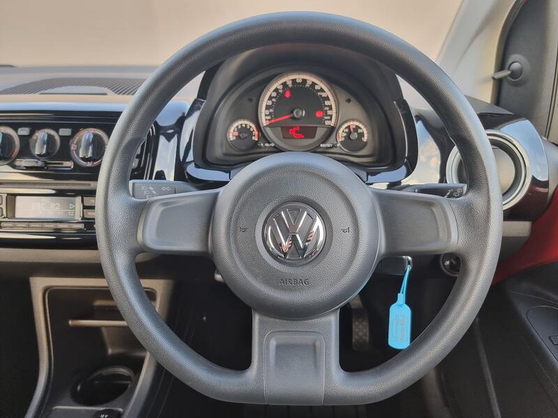 VOLKSWAGEN UP