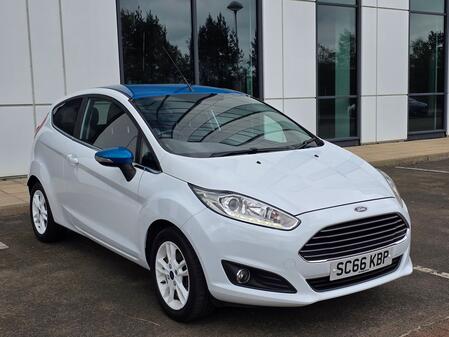 FORD FIESTA 1.3 Zetec White Edition