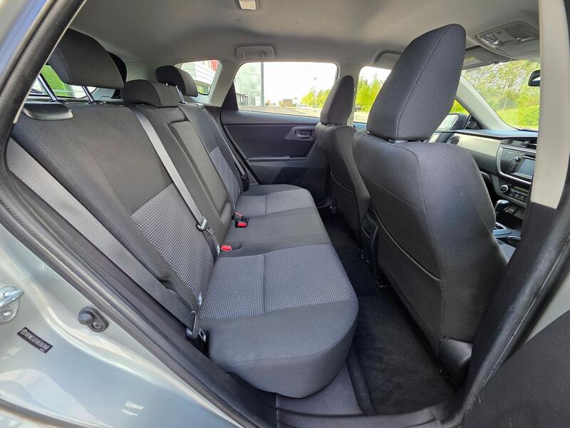 TOYOTA AURIS