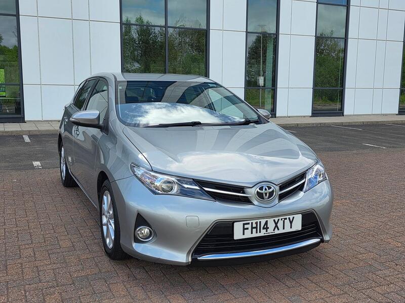 TOYOTA AURIS