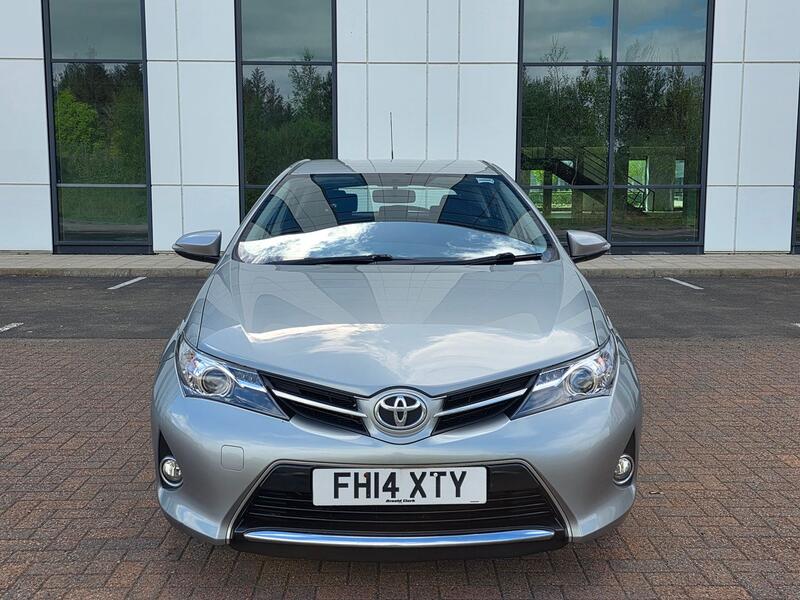 TOYOTA AURIS