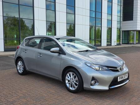 TOYOTA AURIS 1.6 V-Matic Icon